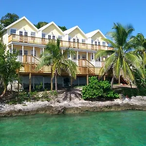Resort Bluff House & Marina
